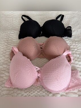 Lot of 3 - Womens Juicy Couture 3pk Push Up Bra Pink/Blush/Black 34C